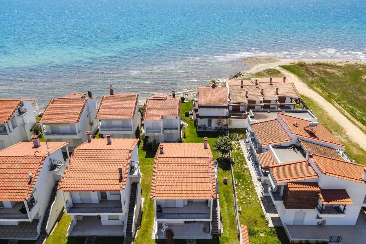 Apartment Next To The Sea Paralia Dionisiou Exterior foto