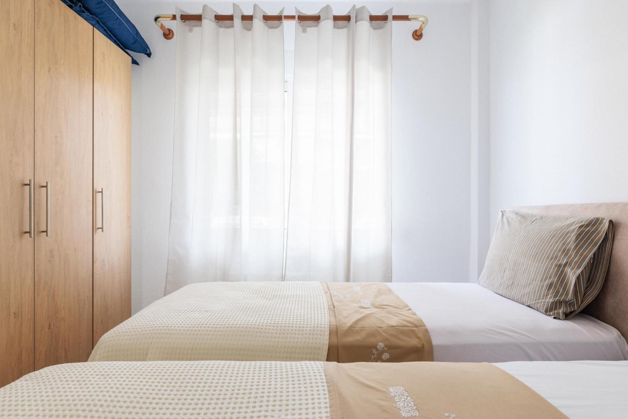 Apartment Next To The Sea Paralia Dionisiou Exterior foto